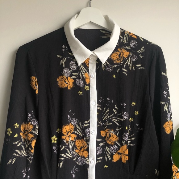 French floral print button-down dress. - Picture 2 of 2